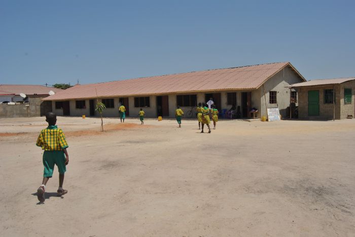 wurde an die Abba International School in Sukuta gegeben.
