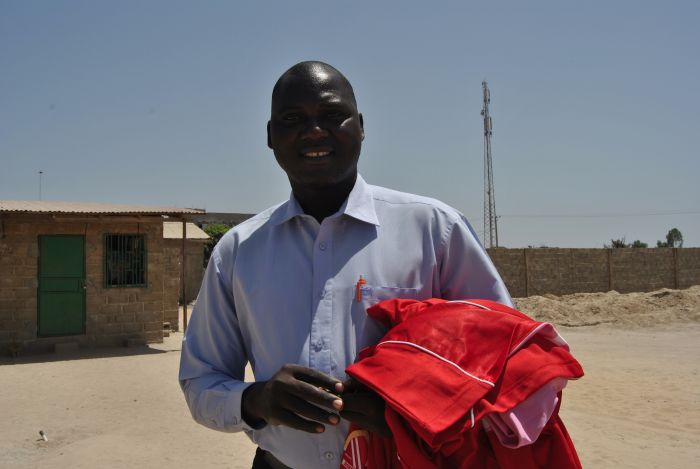 „Education is a life long business because children are born every day and in need to be educated.“ John Dacosta, der Schulleiter.