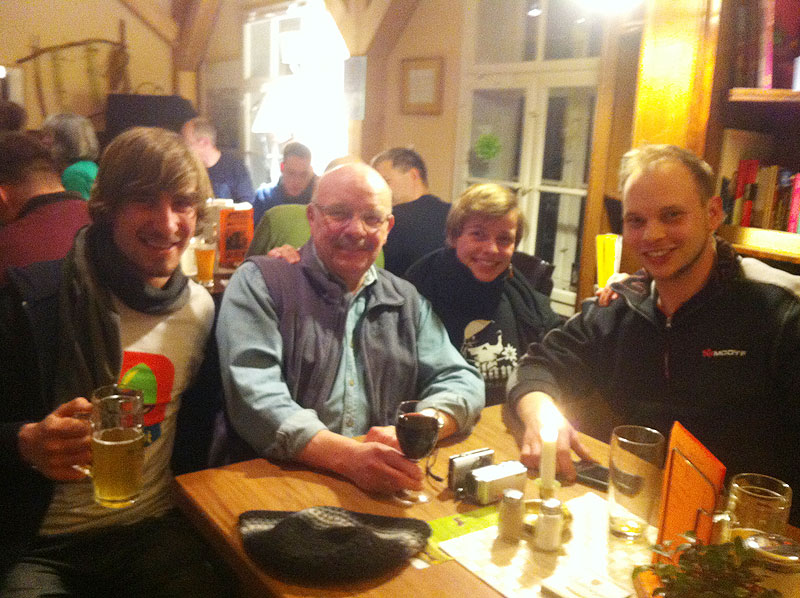 Team Scharf trifft "Ralphs Werkstatt" im Fahrerlager