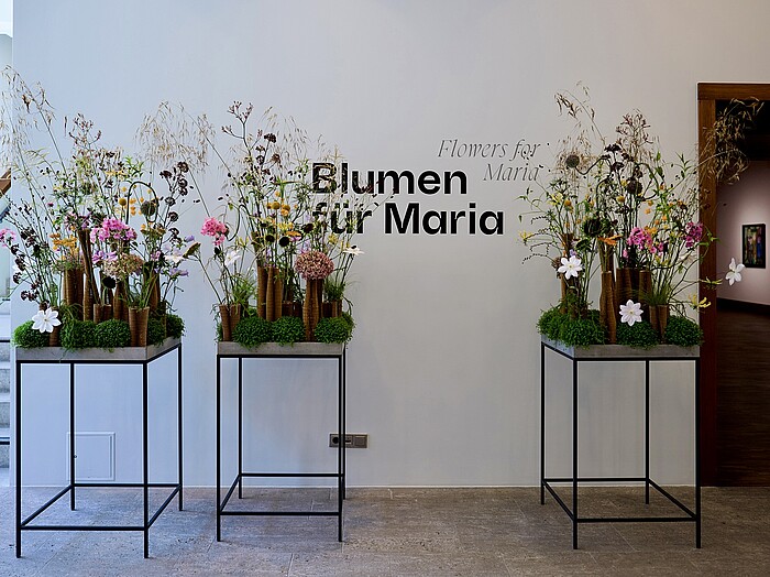 Maria Franck-Marc im Franz Marc Museum Kochel Florale Installation „Blumen für Maria“ im Franz Marc Museum Kochel zur Ausstellung über Maria Franck-Marc.