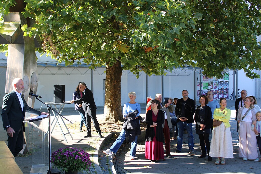 Bürgermeister Klaus Heilinglechner bei der Walk-of-Fame-Ehrung Bürgermeister Klaus Heilinglechner spricht bei der Walk-of-Fame-Ehrung für Dominik Halamek in Wolfratshausen