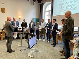 Vereidigung der neuen Mitglieder des Wolfratshauser Stadtrats während der konstituierenden Sitzung 2026