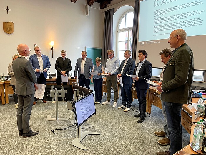 Vereidigung der neuen Mitglieder des Wolfratshauser Stadtrats während der konstituierenden Sitzung 2026
