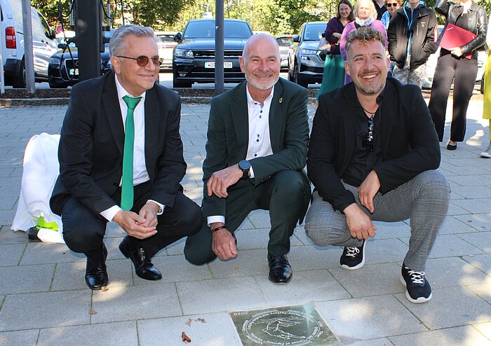 Ernst Gröbmair, Klaus Heilinglechner und Dominik Halamek bei der Walk-of-Fame-Ehrung in Wolfratshausen