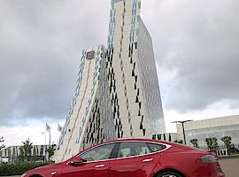 Tesla Model S auf wem Weg nach Kopenhagen