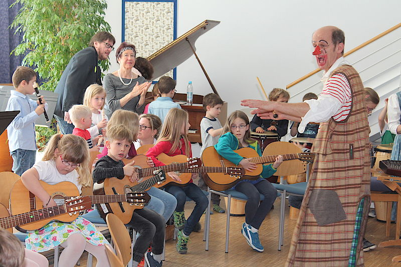 Clown Beppo macht Lust aufs Musizieren - Oberland.de