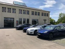 Tesla Service Center