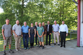 Naturschutzbeirat im Landkreis Bad Tölz-Wolfratshausen Gruppenfoto mit Landrat Ludwig Schmid und Mitgliedern des neuen Naturschutzbeirates am Landratsamt Bad Tölz-Wolfratshausen.